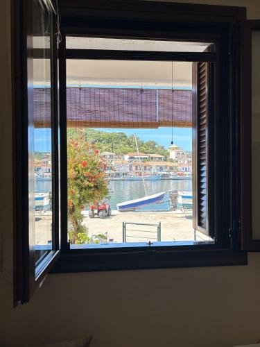 Vathi Apartment | Vathi Seaside Apartment