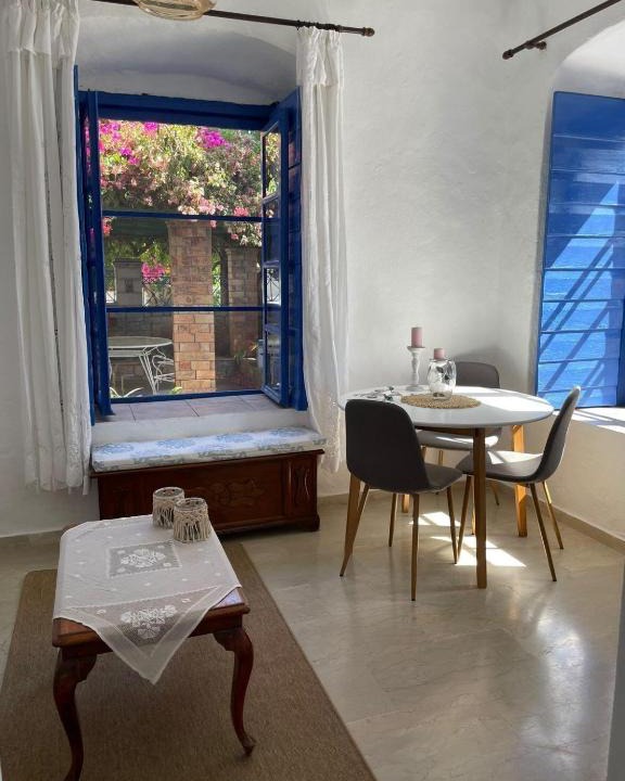Kardamyli Apartment | Veneto's Garden