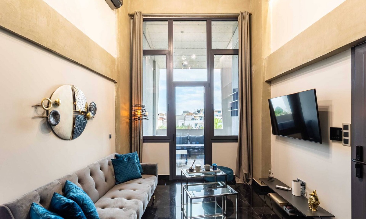 Anatolikos Sinikismos Apartment | Ventiri Lofts Penthouse with Balcony · Near Beach