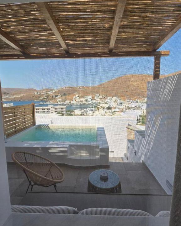 Merichas Apartment | Viewport Suites Kythnos με ιδιωτικα πισινακια-τζακουζι