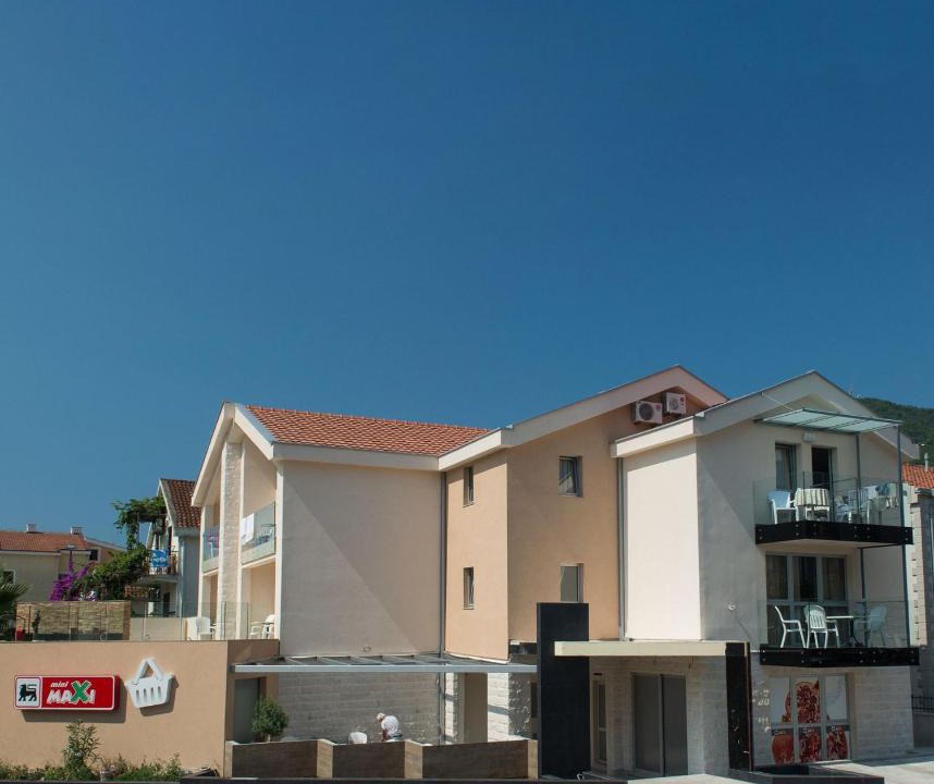 Maini House | Vila Centar