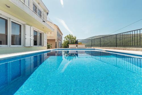 Denovici Villa | VILLA ALEXANDRA
