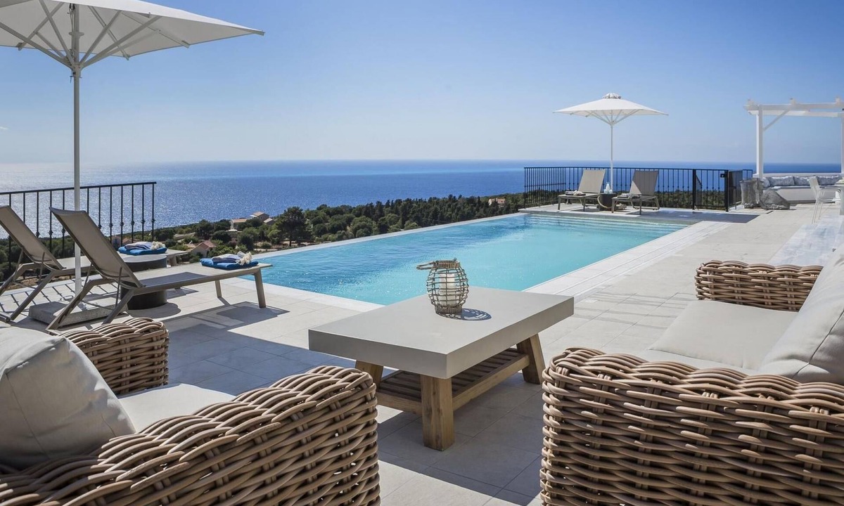 Antipata Villa | Villa Apollonia in Antipata
