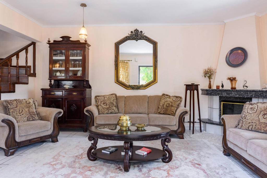 Corfu Town Villa | Villa Armeni by CorfuEscapes