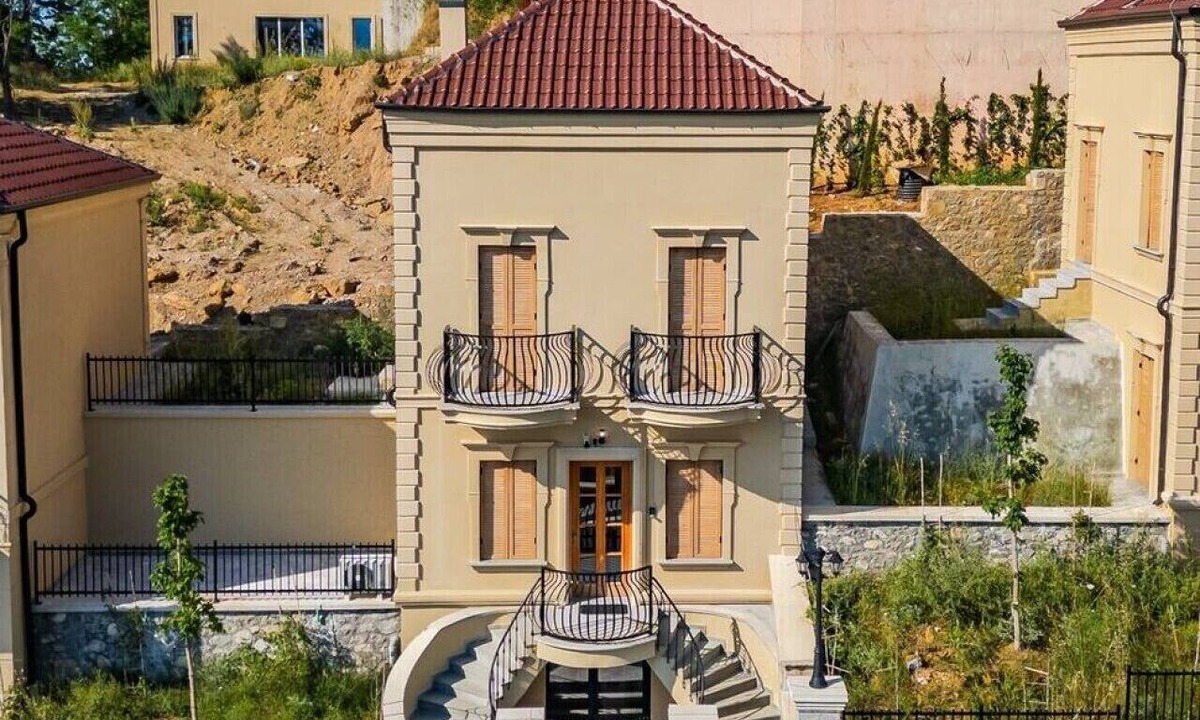Korce Villa | Villa Bora No.7 | Belvedere Korça by PikHost
