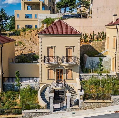 Korce Villa | Villa Bora No7 Belvedere Korça by PikHost