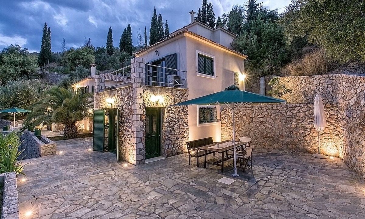Livadi Villa | Villa by Kissakas Beach with Sea Views