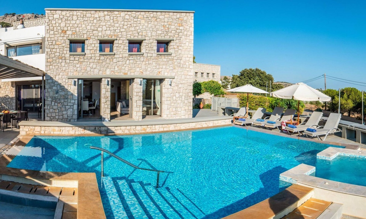 Pefkos House | Villa CostaMare - Luxuriöse, neu gebaute Steinvilla by Interhome