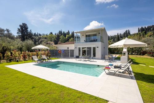 Corfu Town House | VILLA ELENA PRIVATE POOL Kontokali villas