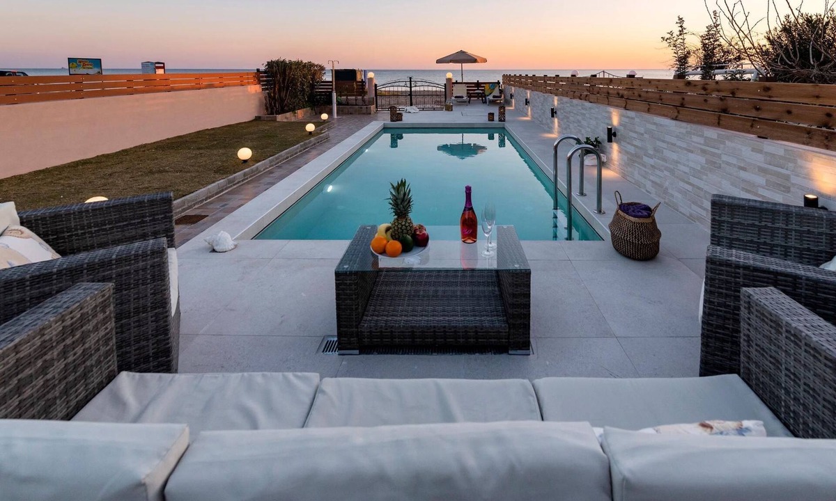 Lardos House | Villa Fay mit privatem Parkplatz in Lardos by Interhome