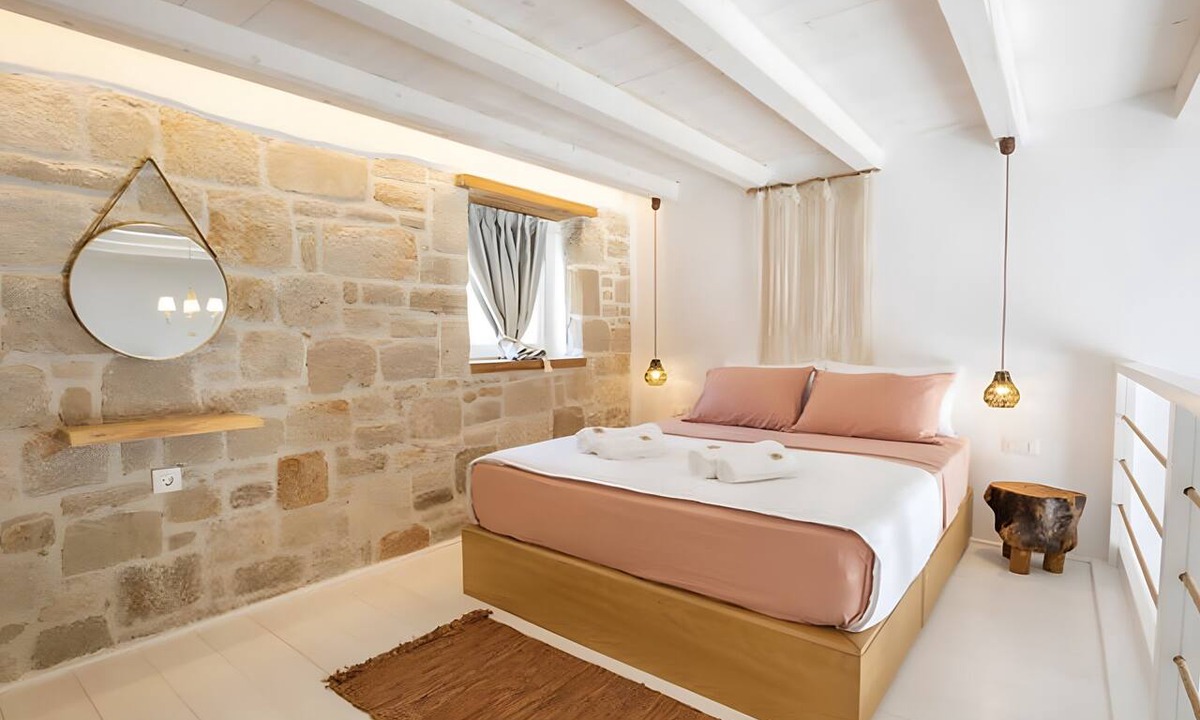 Finiki Apartment | Villa 'Grannys Finiki' with Mountain View, Wi-Fi and Air Conditioning