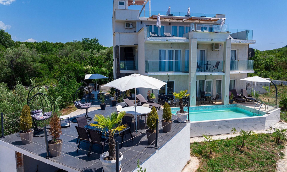 Zagora Villa | Villa Hacienda w/Pool and View Over the Horizon