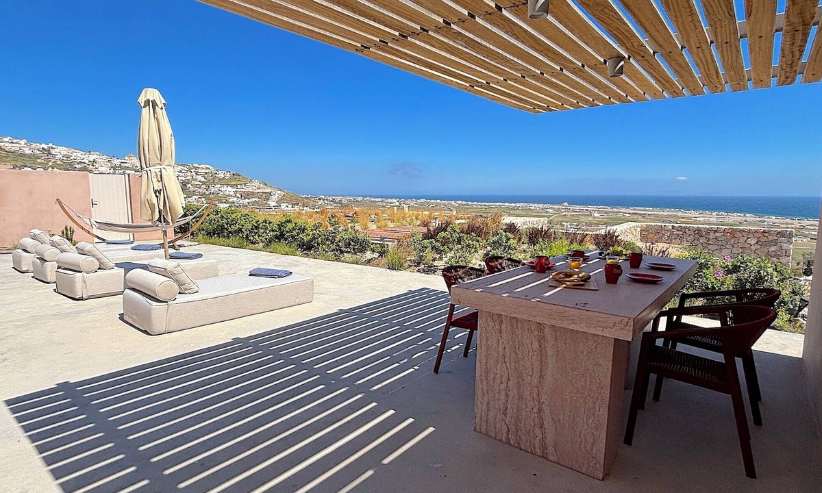 Kamari Villa | Villa Helionira