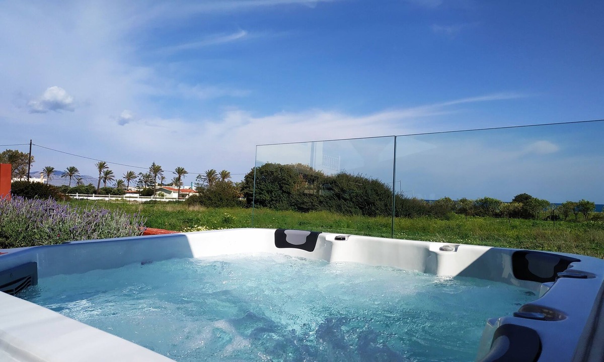 Gennadi Villa | Villa Imerti-Private Pool/Jacuzzi Spa/Beach with palm trees.