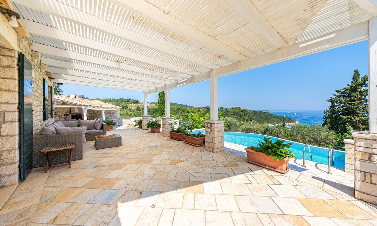 Antipaxos Villa | Villa 'Iremia Antipaxos' with Sea View, Wi-Fi and Air Conditioning