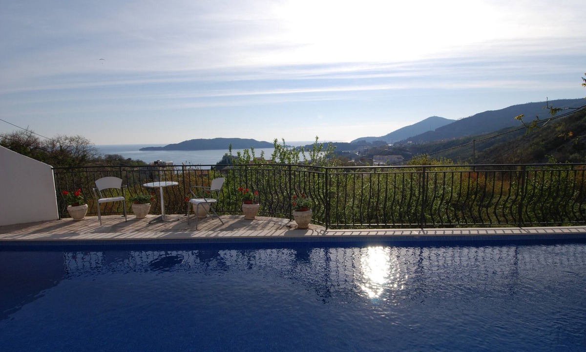 Becici Villa | Villa Jelka, spacious villa with pool and breathtaking sea views from all rooms
