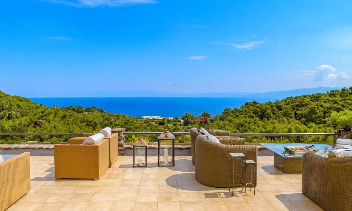 Mytilene House | Villa Laurette Kratigos, Private Escape with Views