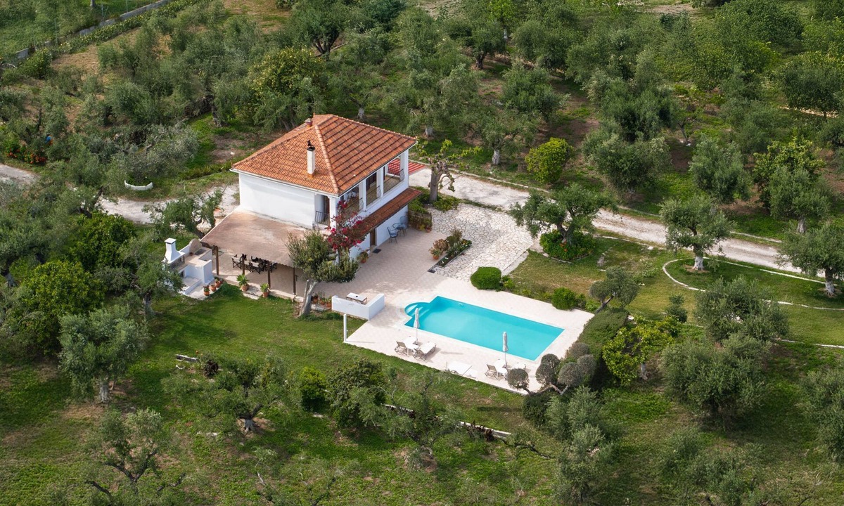Laganas Villa | Villa Lola - 3 Bedrooms & Private Pool
