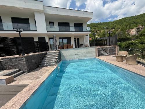 Pejë Villa | Villa Luxury Forest