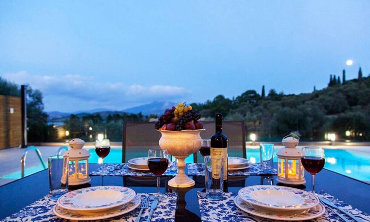 Lygia Villa | Villa Manos in Ligia