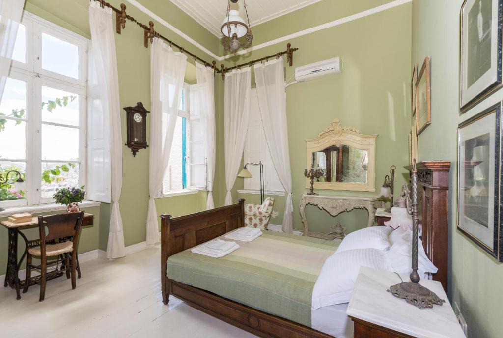 Ermoupoli House | Villa Maria-Syros