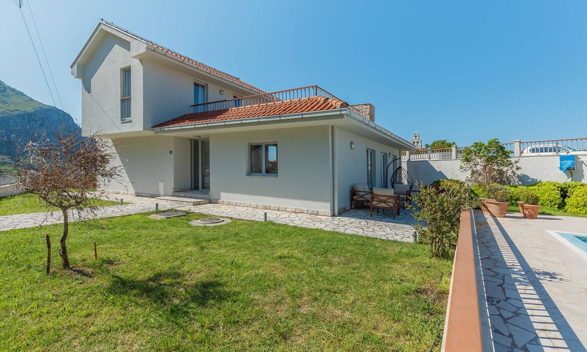 Sveti Stefan Villa | Villa Mihajlo - Three Bedroom Villa, Sleeps 6