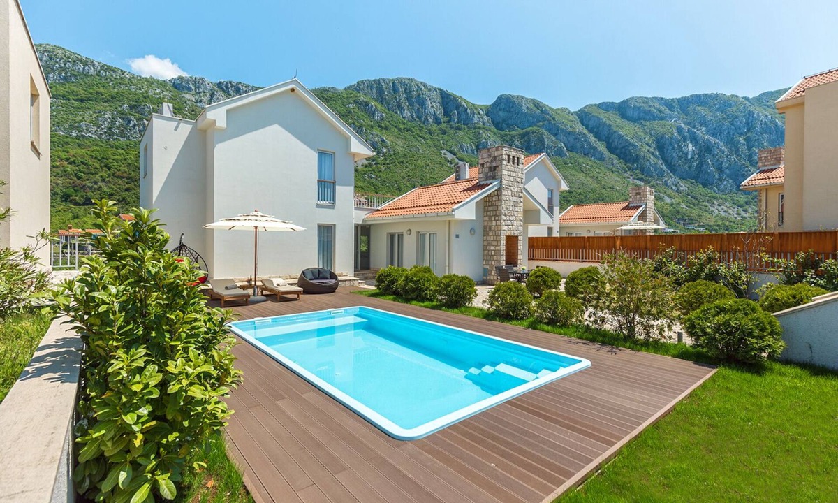 Sveti Stefan Villa | Villa Miria - Three Bedroom Villa, Sleeps 6