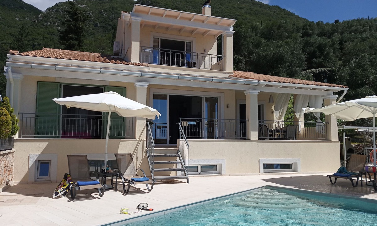Spartylas Villa | Villa mit Pool und Atemberaubender Aussicht