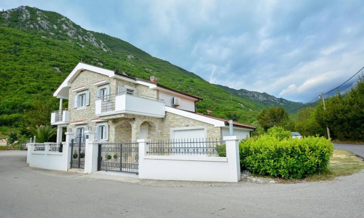 Donji Morinj Villa | Villa Morinj
