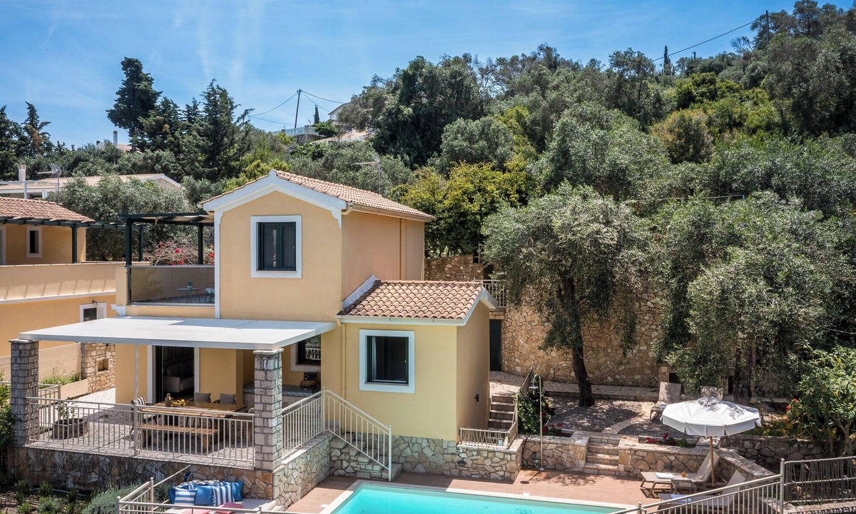 Rantatika Villa | Villa Petra with Private Pool