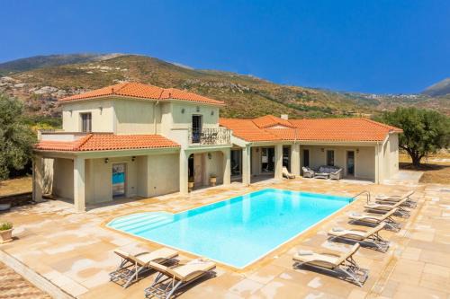 Kateleios Villa | Villa Pomegranate Tree
