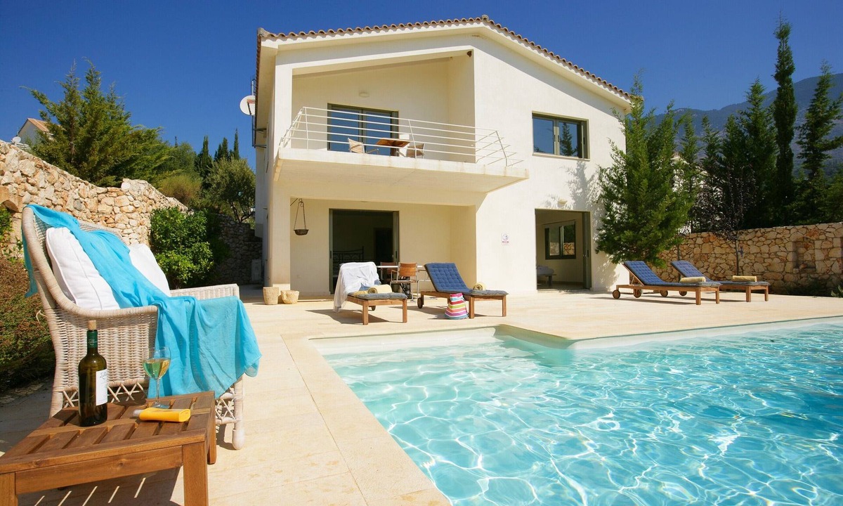 Karavados Villa | Villa 'Porfyra Ideales Resort' with Sea View, Wi-Fi and Air Conditioning