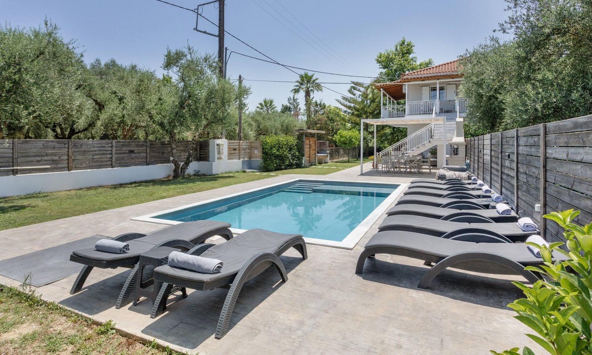 Fiolitis Villa | Villa 'Ruvelis' with Mountain View, Wi-Fi and Air Conditioning