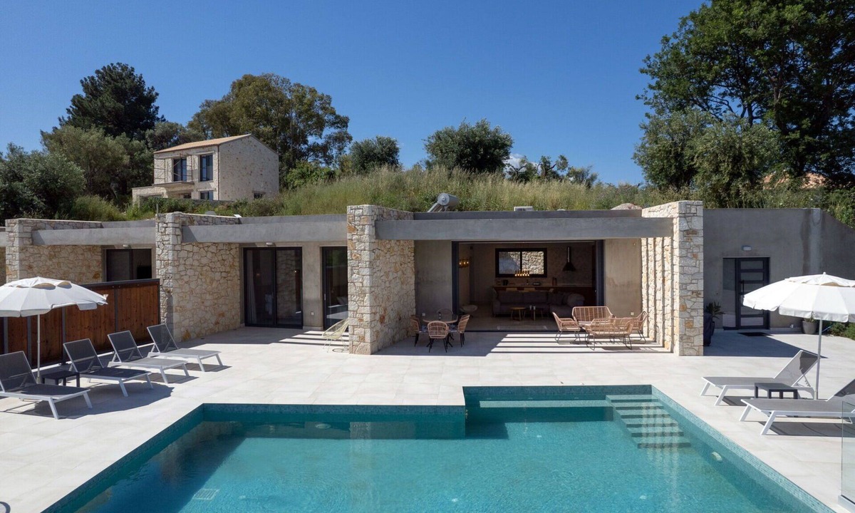 Petaleia Villa | Villa Serapias - Modern villa with private pool, close to the seaside in Corfù, Greece