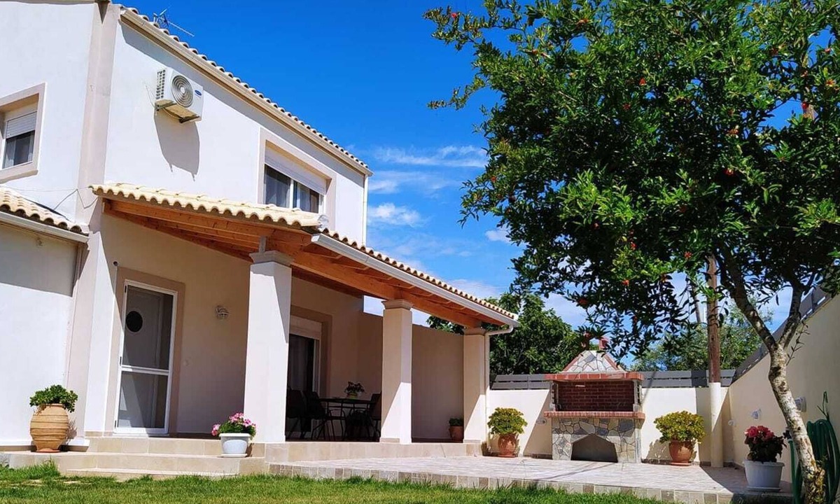 Ag. Georgios Villa | Villa Tesoro near the beach