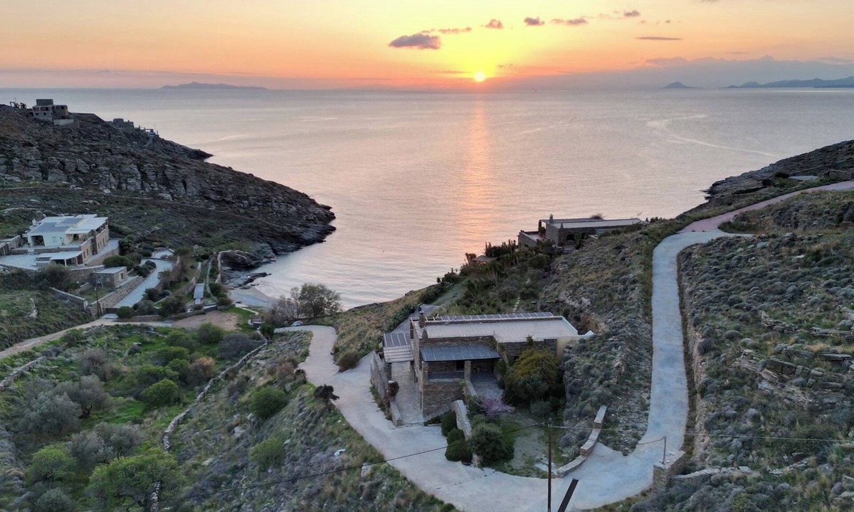 Pisses Villa | Villa Thymari, 4bedroom, waterfront, "private" beach, quiet location