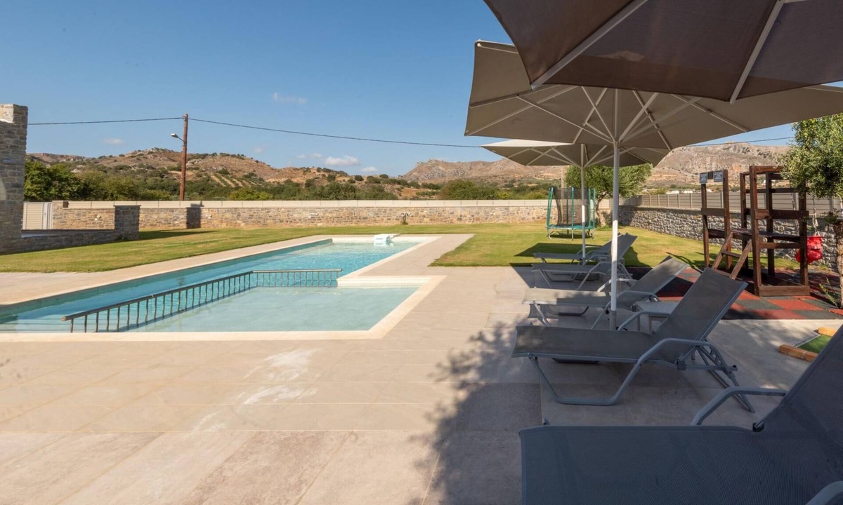 Monopari Villa | Villa Vilana with private pool