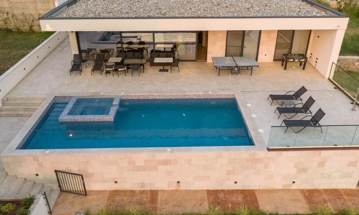 Podgorica Capital City Villa | Villa Wakero with Heated Private Pool