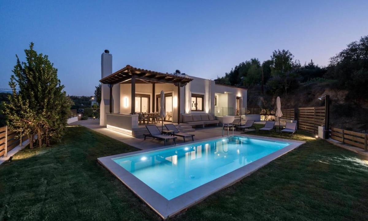 Galatas Villa | Villa Wisdom By Be On Holidays