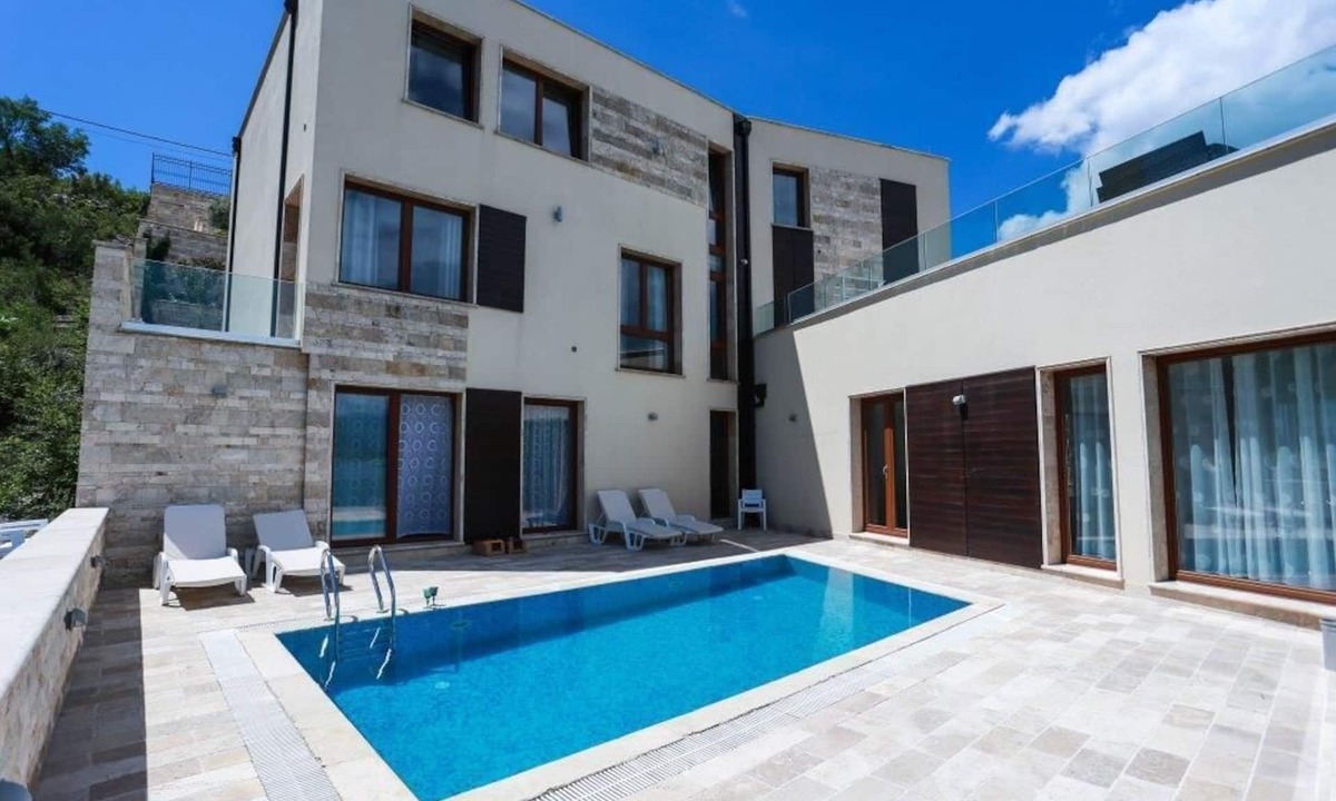 Radovici House | Villa with private beach first line