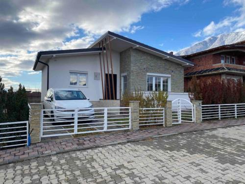 Pejë Villa | ViLLA