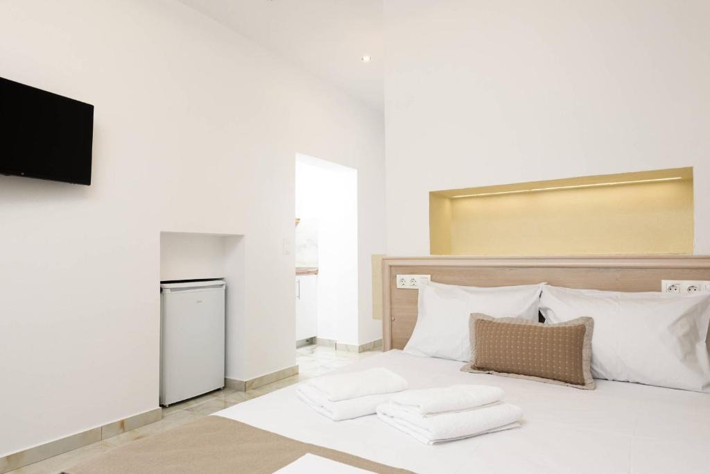 Panagia Apartment | VillAge 1912 Studios