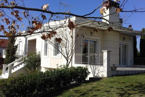 Doxato Apartment | Vintage Garden House