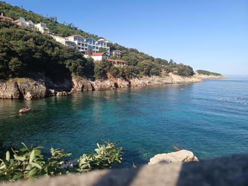 Utjeha Hladna Uvala House | Vrabac&Vranac