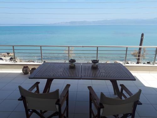 Kato Assos House | Vrachati Sea Front House