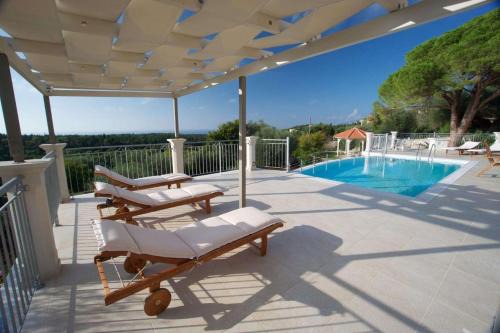 Antipata Villa | Vryonis