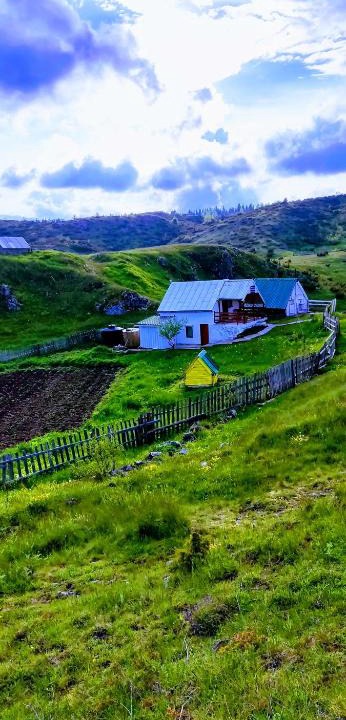 Pluzine House | Weekend house in the Piva nature park
