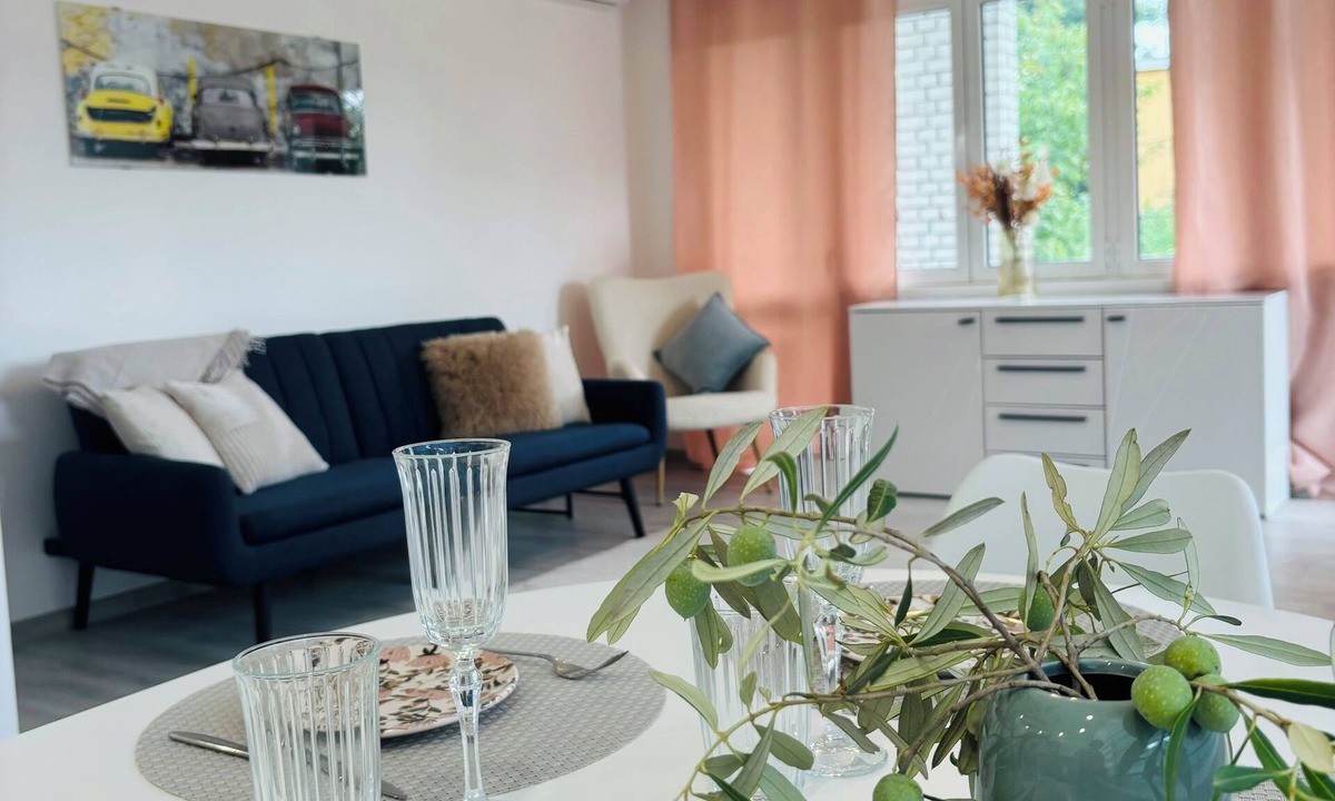 Trebesinj Apartment | Welcoming 5-bedroom apartment with AC in charming Herceg Novi