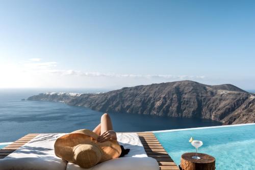 Imerovigli Resort | West East Suites