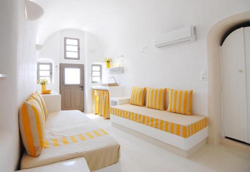 Finikia House | White Grape Suites